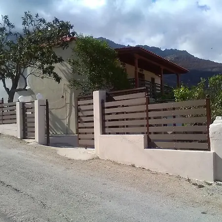 Poli's Ideal - Fully Renovated ! Сasa de vacaciones *