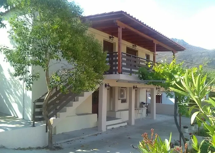 Poli's Ideal - Fully Renovated ! Ferienhaus