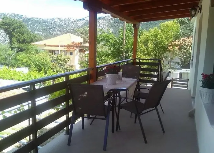 Poli's Ideal - Fully Renovated ! Ferienhaus *